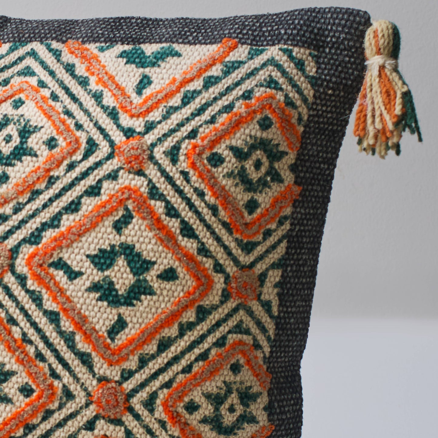 Diamonds Symmetrical Cushion with filler