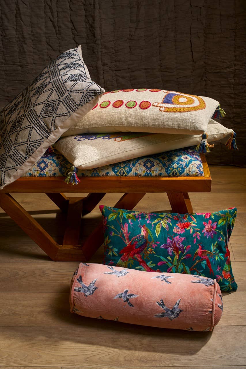 Lama Cushion with filler