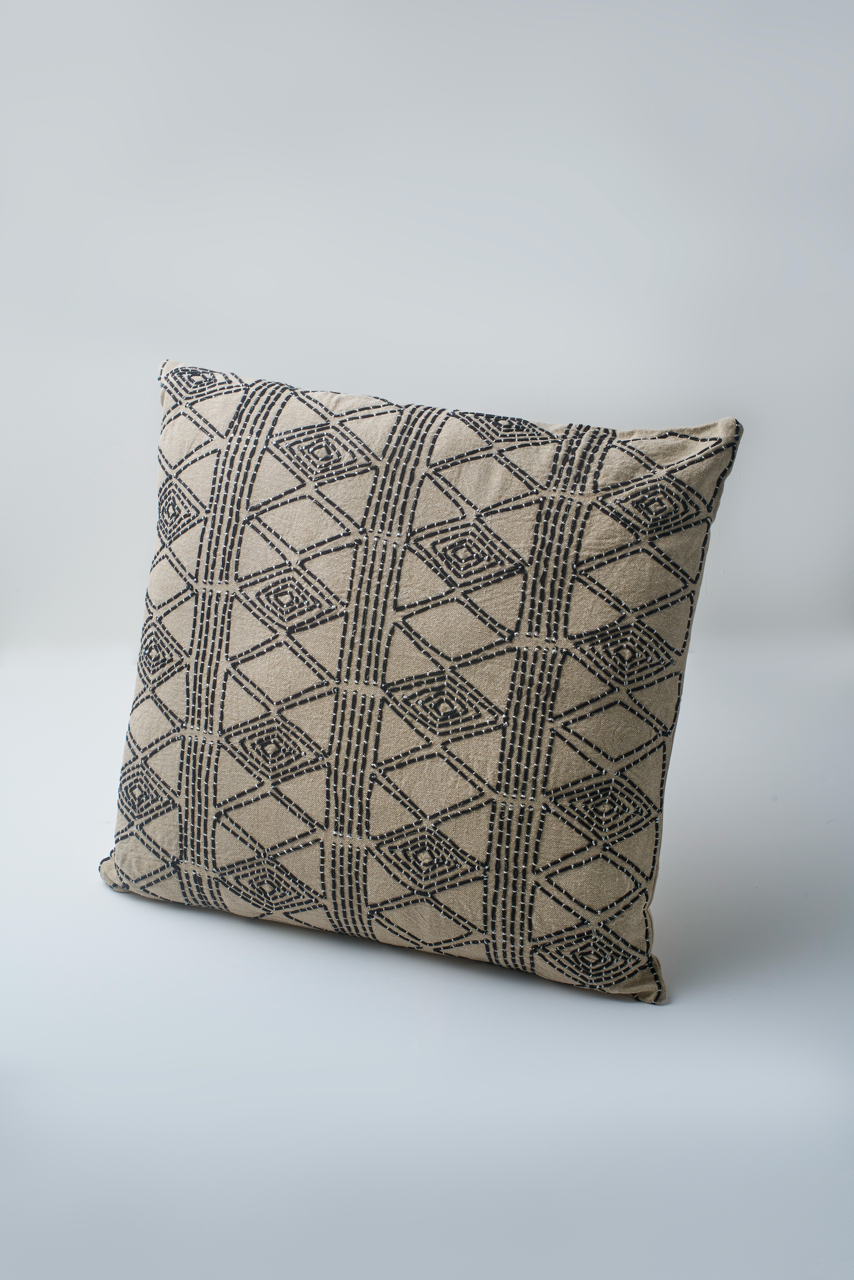 Lama Cushion with filler